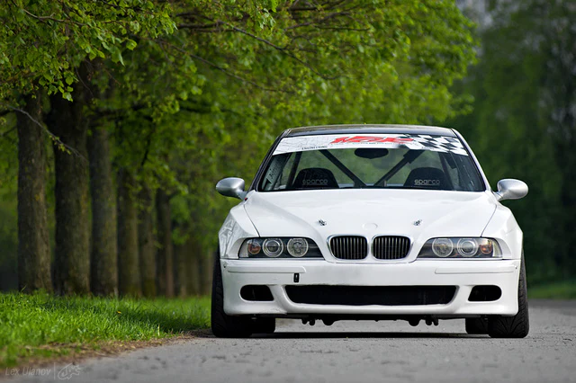 E39 Front Fender Set [Fiberglass] - Image 2